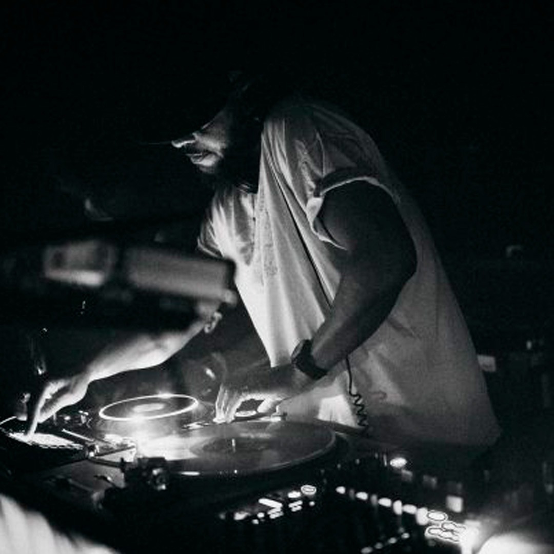 Bar Tausend - DJ - Jon