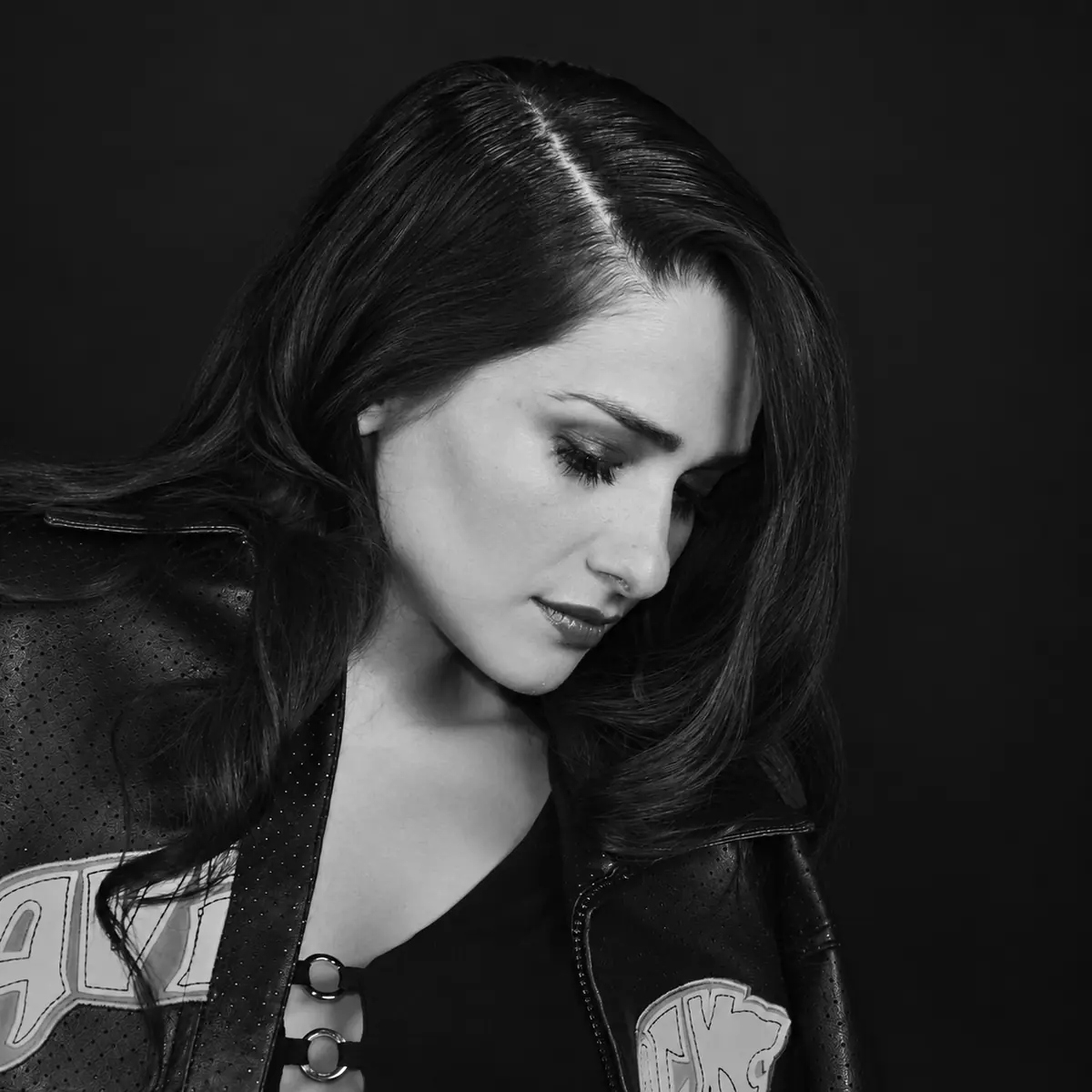 DJ / vocalist Kristina Sheli — Bar Tausend Berlin DJ / vocalist Kristina Sheli — Bar Tausend Berlin
