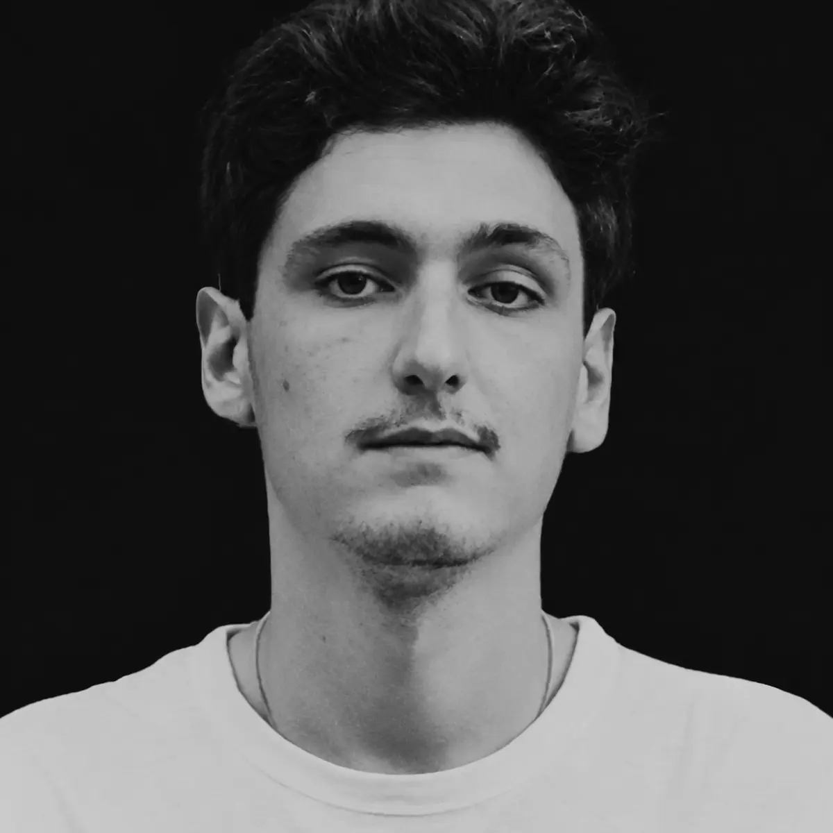DJ Phil Parush — Bar Tausend Berlin DJ Phil Parush — Bar Tausend Berlin